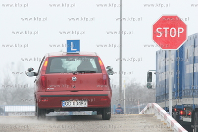 Pomorski Osrodek Ruchu Drogowego. Prowo jazdy po nowemu.
16.01.2006
fot....