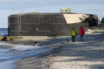 Bunkier zbudowany przed II wojna swiatowa do obrony...