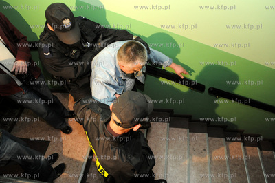 13 zwiazkowcow z sierpnia 80 okupowalo w Szczecinie...