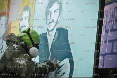 Mlodzi Solidarni, malowanie graffiti w Freedom Skatepark...