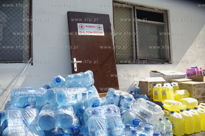 Slupsk. 24 tony darow przekazak slupski oddzial PCK...