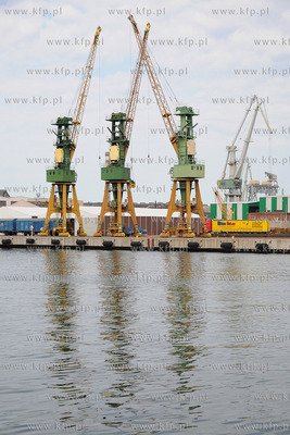 Port w Gdyni - Nabrzeze Indyjskie
28.04.2012
Fot....