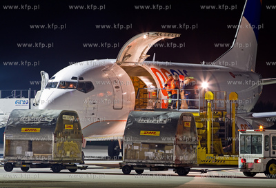 Zwieksza sie ruch i wielkosc przesylek cargo na gdanskim...