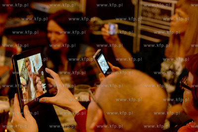 Kazdy kto mial kamere video - w tablecie, telefonie,...