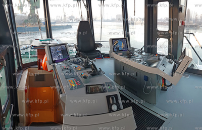 SD Tempest, holownik typu RotorTug z trzema pędnikami...