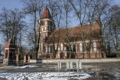 Kościół św. Katarzyny w Lubominie na Warmii. Wybudowany...