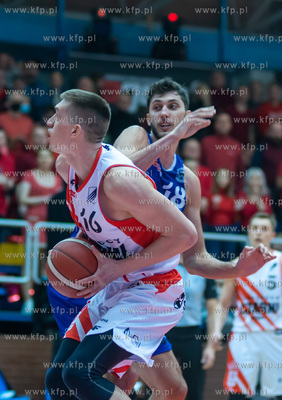 Grupa Sierleccy Czarni Słupsk wygrali 83:77 z Anwilem...