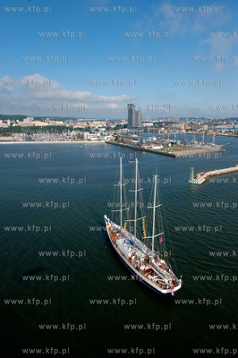 Tall Ships' Races 2009 w Gdyni z lotu ptaka. Zlot Wielkich...