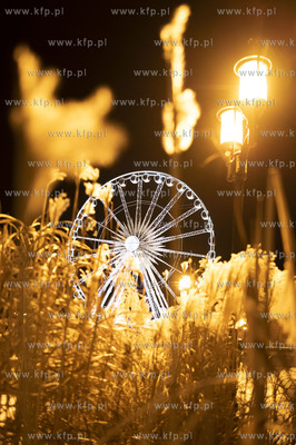 Zima w Gdańsku nocą. Ołowianka.14.02.2021 Fot....