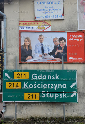 Sierakowice. Bilboard wyborczy SLD.
23.07.2011 fot....