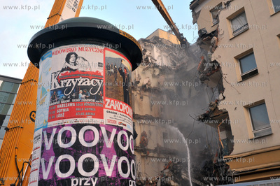 Wyburzanie dawnego Domu Towarowego PDT a obecnie Galerii...