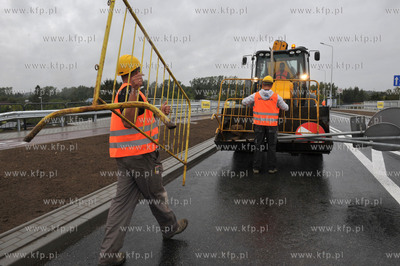 Otwarcie wezlow i dojazdow do przystanku PKM Jasien....