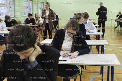 Gdańsk, Przymorze. Egzamin gimnazjalny w Gimnazjum...