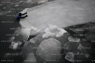 Gdynski Basen Jachtowy. Strazacy Jednostki Ratowniczo...