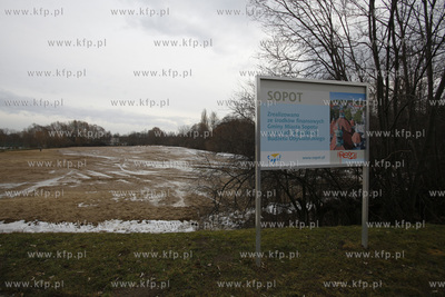 Rewitalizowany teren przy ul. Polnej w Sopocie.
12.02.2014
fot....