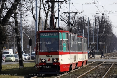 Gdańsk. Tramwaj linii 5 ( Konstal 105 NA ) przy al....