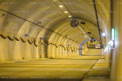 Konferencja prasowa i przejazd zabytkowym autobusem...