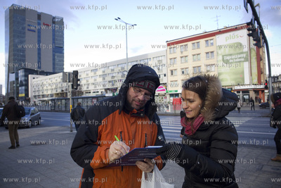 Posłanka PO Agnieszka Pomaska zbiera podpisy pod petycją...