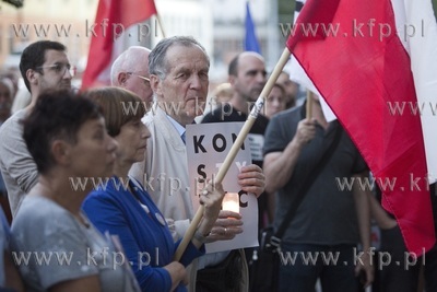 Demonstracja przed gdańskim sądem przeciwko zmianom...