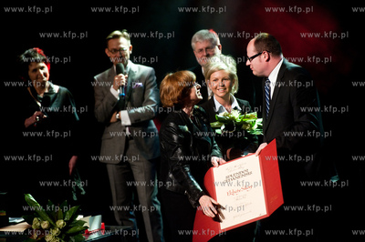 Gdansk. Teatr Wybrzeze. Uroczystosc wreczenia nagrod...