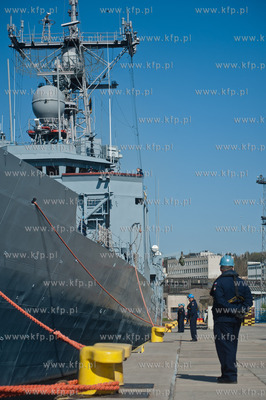 Gdynia. Oksywie. Port Marynarki Wojennej. Fregata rakietowa...