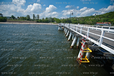 Gdynia. Niedzelne, sloneczne popoludnie na molo w Orlowie.
19.05.2013
fot....