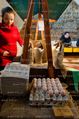 Gdynia. Zabytkowa wozownia w Parku Kolibki. Eko - Targi...