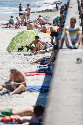 Gdynia. Upalny, sloneczny, wakacyjny dzien na plazy...