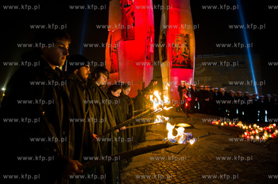Gdansk. Plac Solidarnosci. Swieto Zmarlych. Litania...