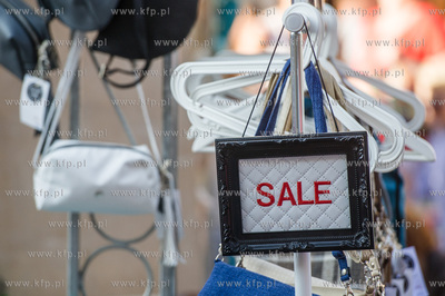 Gdansk. Dlugi Targ. DoMINIk designe - towarzyszacy...