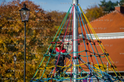 Gdansk. Jesienne, sloneczne przedpoludnie w Parku Orunskim.
Nz...