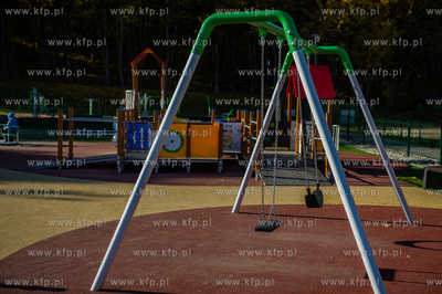 Gdansk. Jesienne, sloneczne przedpoludnie w Parku Orunskim.
Nz...