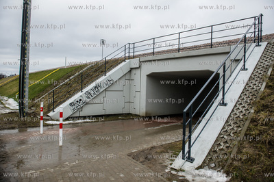 Gdańsk. Strzyża. Przejscie pieszo rowerowe pod trasą...