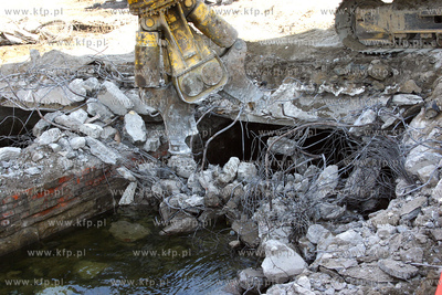 Remont ulicy Podwale Grodzkie w Gdansku.21.07.2006Fot....