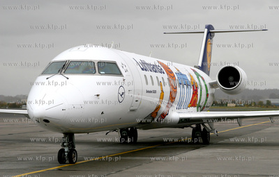 Gdansk, Rebiechowo. Nz.Canadair RJ 200  linii Lufthansa

REG.D-ACJH



31.10.2007

fot....