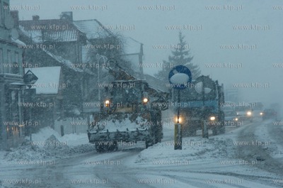 Slupsk zasypany sniegiem, do odsniezania zmobilizowano...
