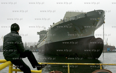 W stoczni Szczecinskiej Nowa odbylo sie ostatnie wodowanie...