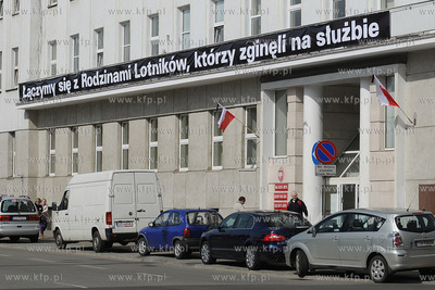 Na znak zaloby w po tragicznej smierci czterech lotnikow...