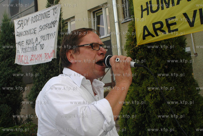 Elblag. Sad Rejowony. Ojcowie i przedstawiciele kilkunastu...