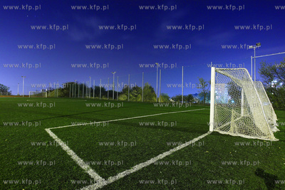 Boisko noca w Gdansku Oruni przy Zespole Ksztalcenia...