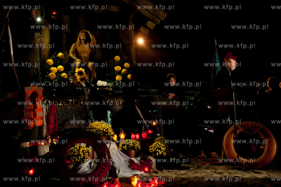 Sopot. Przystan rybacka. Zaduszki Morskie. Msza, modlitwa...