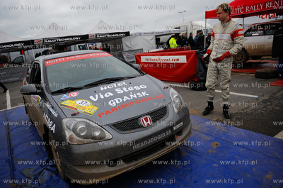 Gdansk. Centrum Handlowe Auchan. Park Serwisowy  6-go...