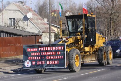 Ponad 100 samochodow blokowalo droge krajowa22 miedzy...