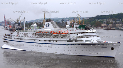 Statek wycieczkowy Athena (ex Stockholm) w Gdyni.
22.05.2005
fot....