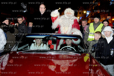 Gdansk. Przybycie Mikolaja i rozswietlenie najwyzszej...