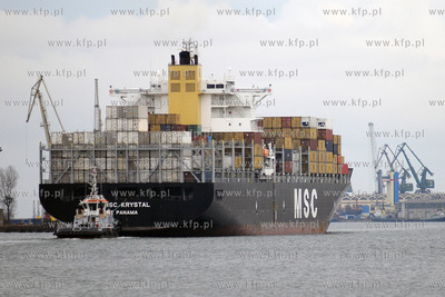 W Baltyckim Terminalu Kontenerowym (BCT) rozladowywany...