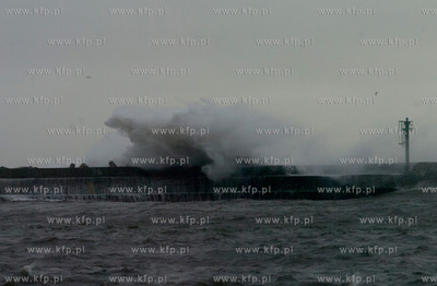 Sztormowa pogoda w Ustce 31.01.2013 
fot. Pahaoo/KFP