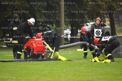 Powiatowe Zawody Sportowo - Pożarnicze na stadionie...