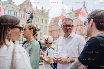 Gdańsk.  Marsz godności dla Białorusi.  Społeczna...
