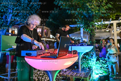 Kawiarnia Koło Molo na Skwerze Kuracyjnym w Sopocie....